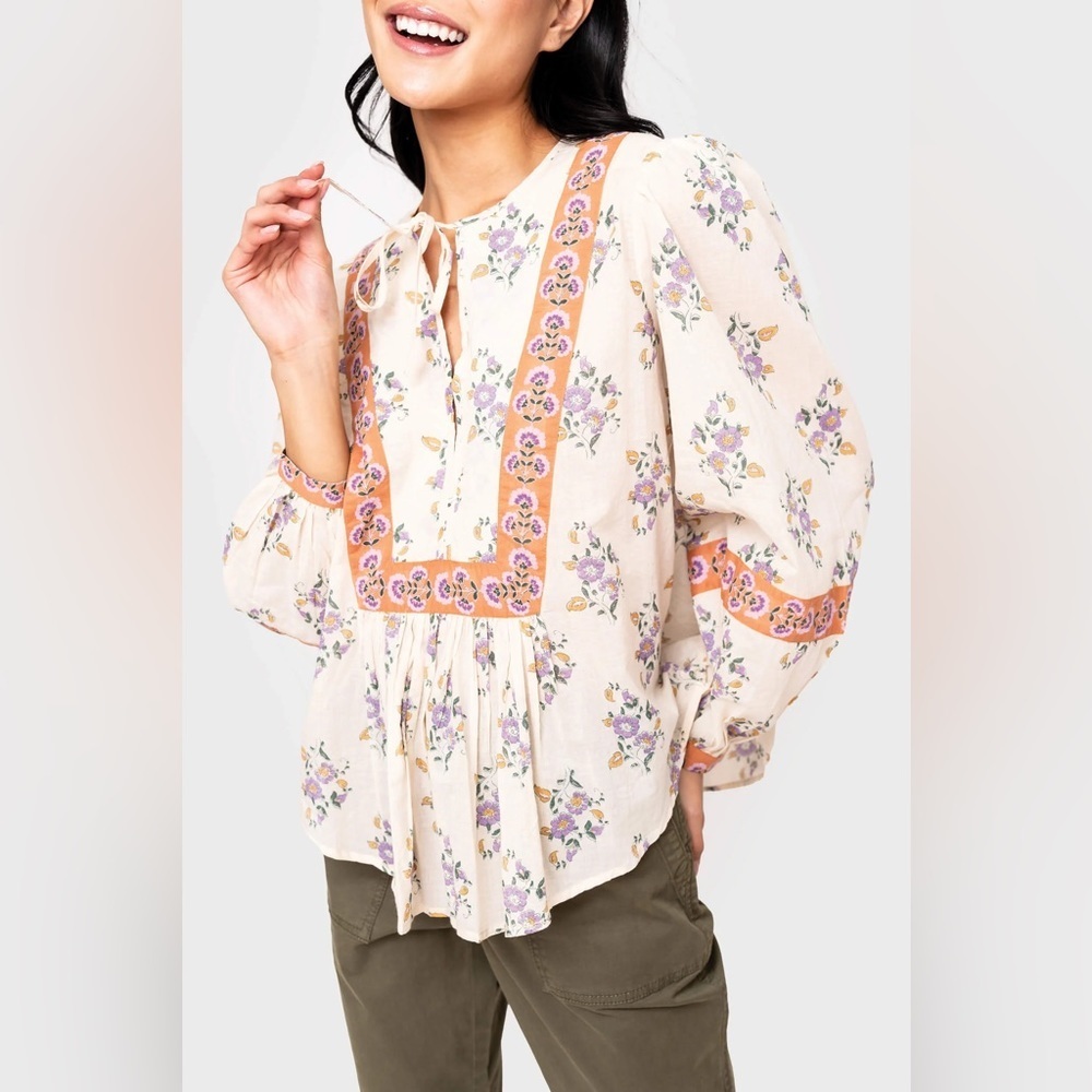 Bila 77 Floral Long Sleeve Top NWT